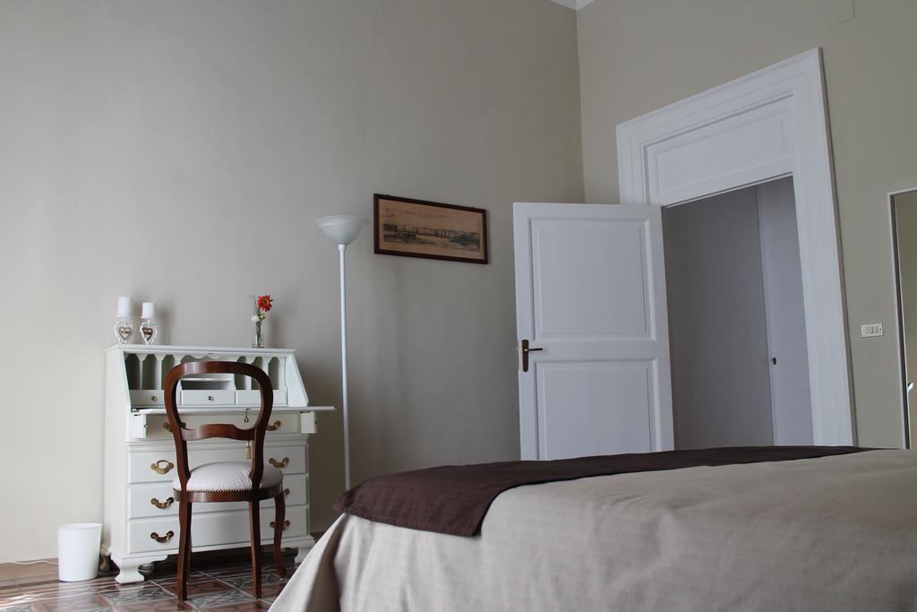 Palazzo Bianchi Domus Holidays Trani Esterno foto