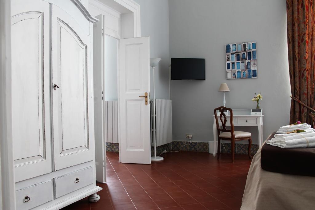 Palazzo Bianchi Domus Holidays Trani Esterno foto