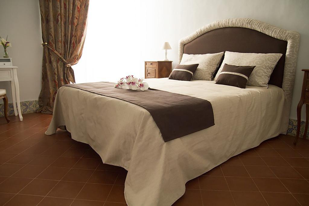Palazzo Bianchi Domus Holidays Trani Esterno foto