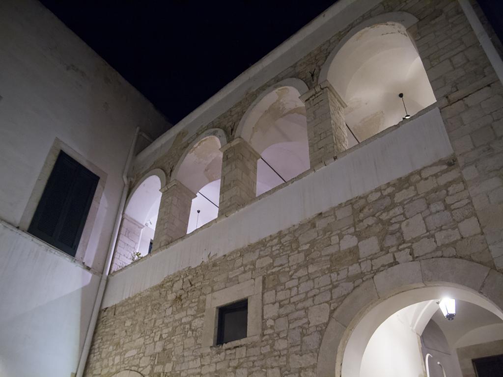 Palazzo Bianchi Domus Holidays Trani Esterno foto