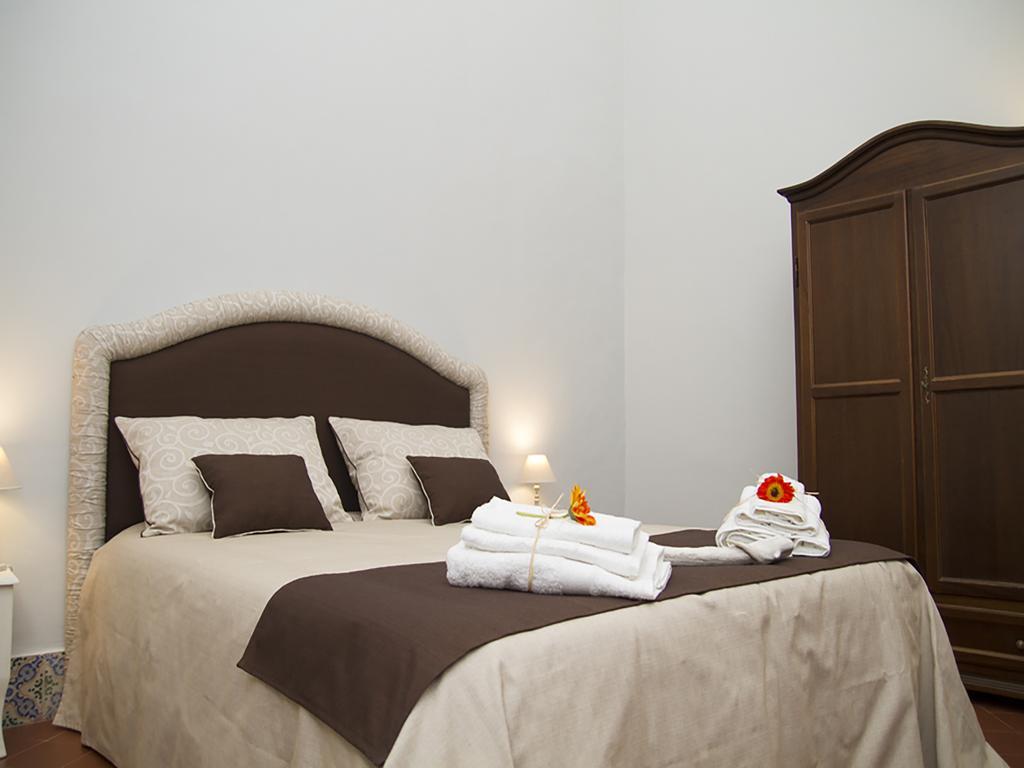 Palazzo Bianchi Domus Holidays Trani Esterno foto