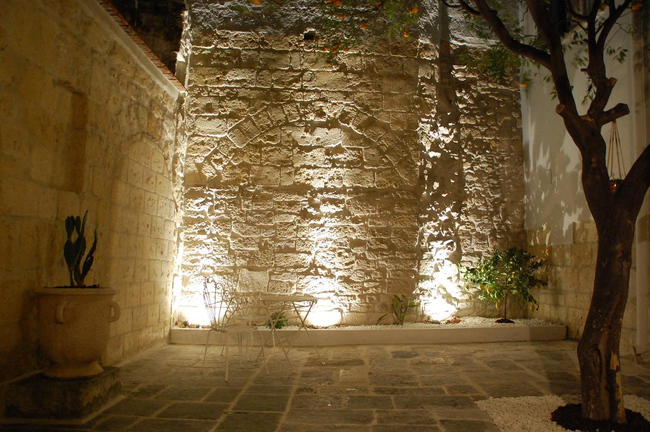 Palazzo Bianchi Domus Holidays Trani Esterno foto