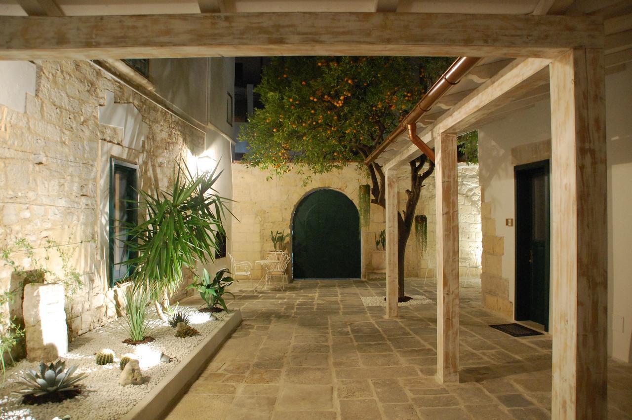 Palazzo Bianchi Domus Holidays Trani Esterno foto