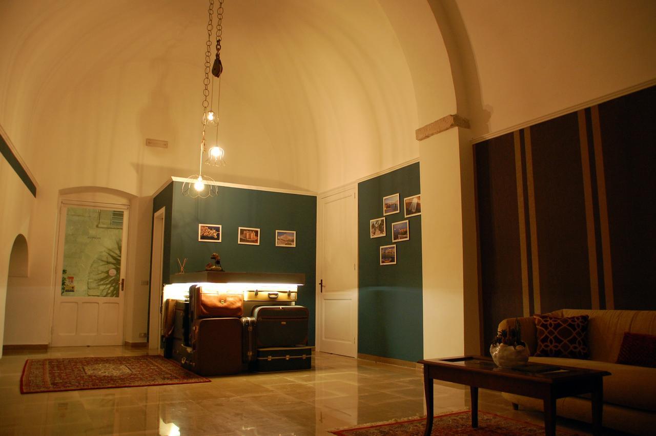 Palazzo Bianchi Domus Holidays Trani Esterno foto
