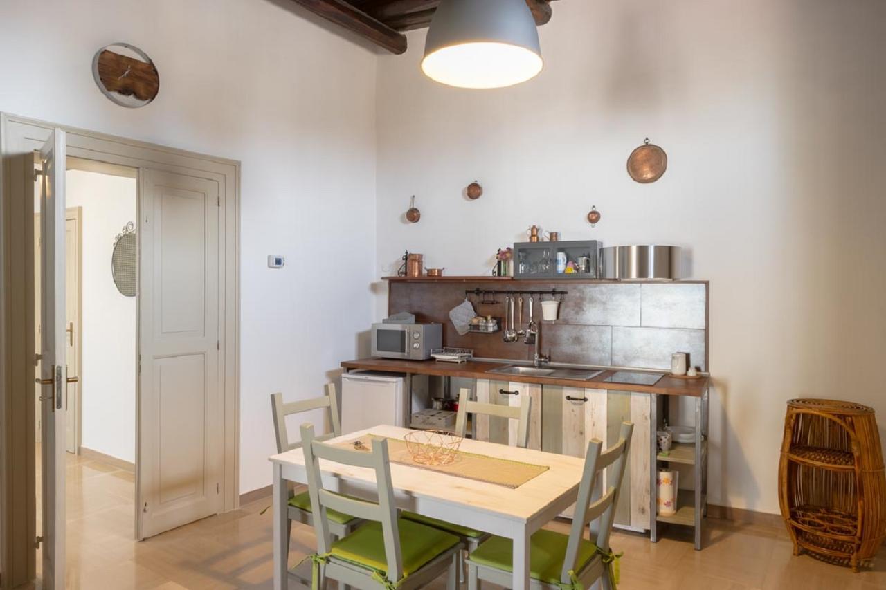 Palazzo Bianchi Domus Holidays Trani Esterno foto