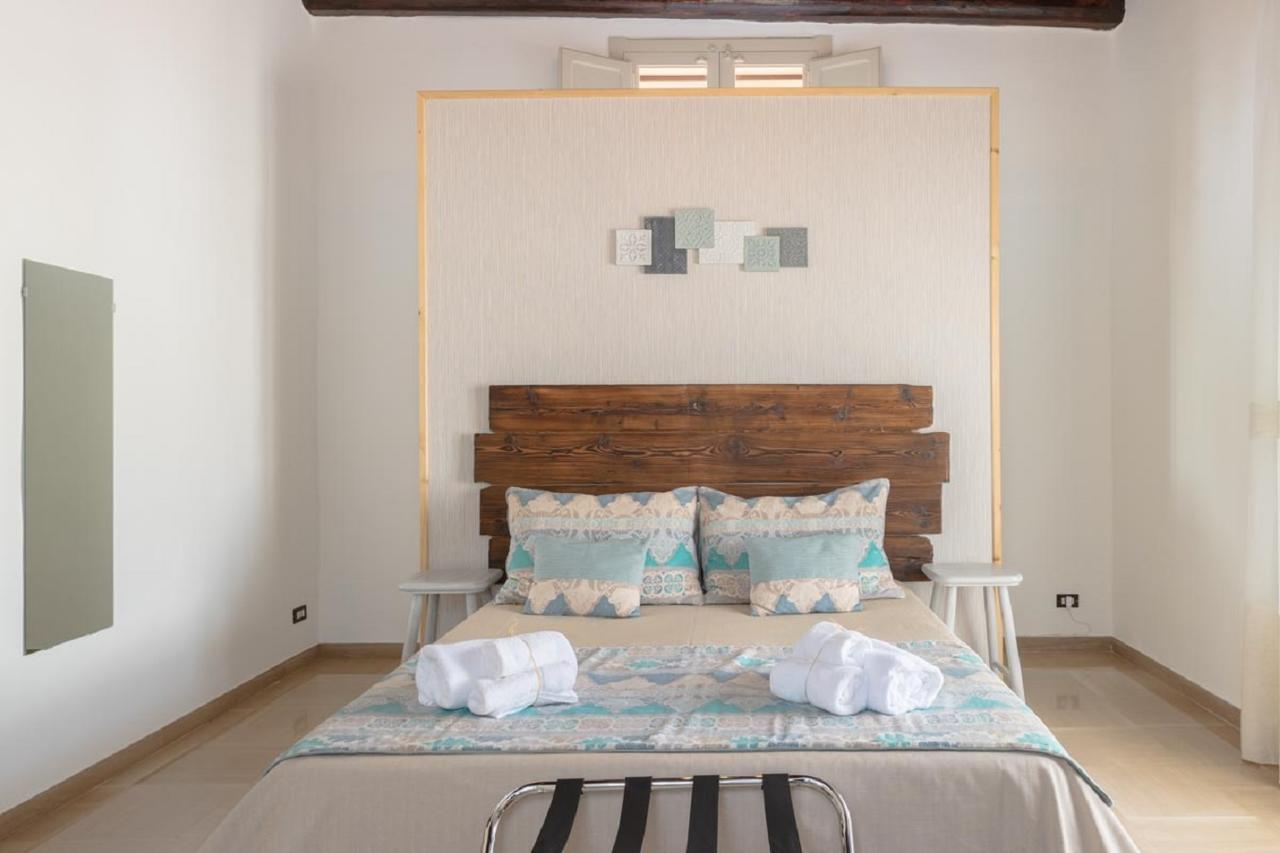 Palazzo Bianchi Domus Holidays Trani Esterno foto